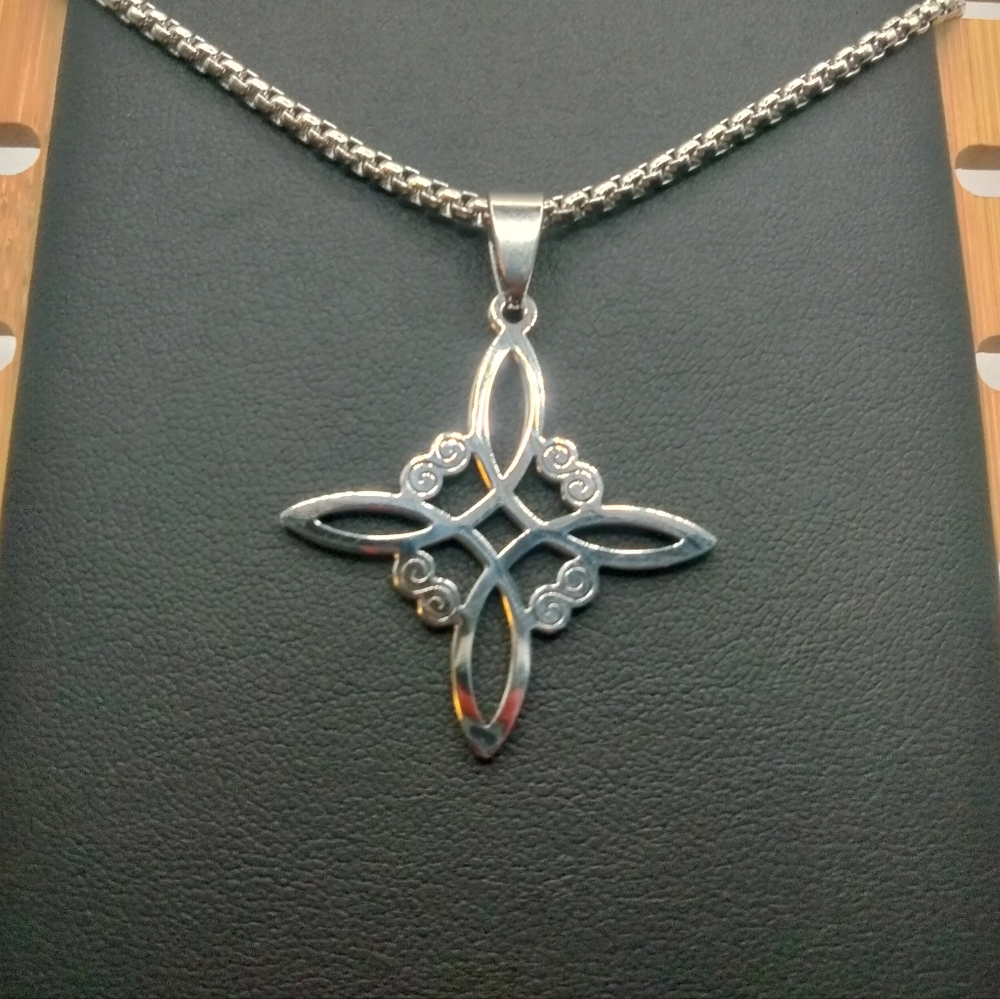 Silver Irish Knot Necklace